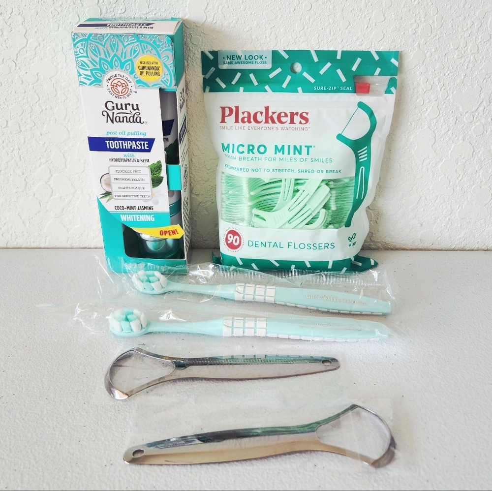 Guru Nanda & Plackers Oral Care Set